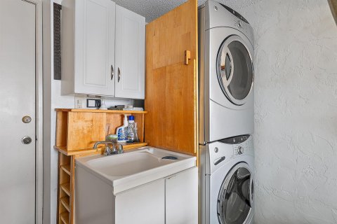 Townhouse in Jupiter, Florida 3 bedrooms, 149.67 sq.m. № 2170092 - photo 15