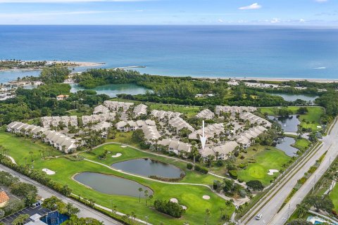 Townhouse in Jupiter, Florida 3 bedrooms, 149.67 sq.m. № 2170092 - photo 25