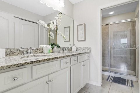 Townhouse in Kissimmee, Florida 5 bedrooms, 210.24 sq.m. № 2102488 - photo 14