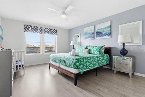 Townhouse in Kissimmee, Florida 5 bedrooms, 210.24 sq.m. № 2102488 - photo 13