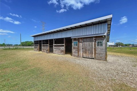Casa en venta en Lakeland, Florida, 5 dormitorios, 265.89 m2 № 2427422 - foto 12