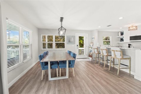 House in Anna Maria, Florida 4 bedrooms, 196.21 sq.m. № 2349761 - photo 16