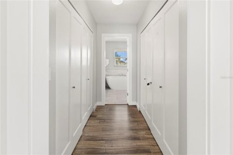 House in Anna Maria, Florida 4 bedrooms, 196.21 sq.m. № 2349761 - photo 28