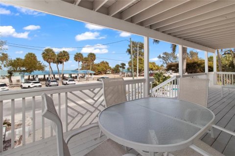 House in Anna Maria, Florida 4 bedrooms, 196.21 sq.m. № 2349761 - photo 10