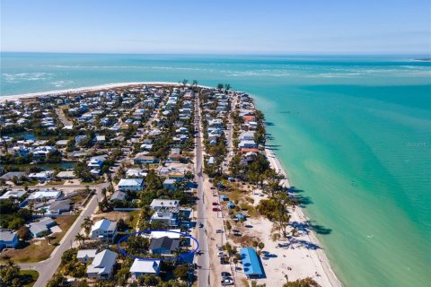 House in Anna Maria, Florida 4 bedrooms, 196.21 sq.m. № 2349761 - photo 4