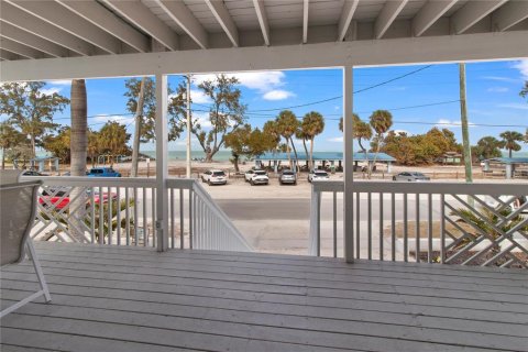 House in Anna Maria, Florida 4 bedrooms, 196.21 sq.m. № 2349761 - photo 9