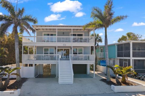 House in Anna Maria, Florida 4 bedrooms, 196.21 sq.m. № 2349761
