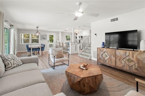 House in Anna Maria, Florida 4 bedrooms, 196.21 sq.m. № 2349761 - photo 23