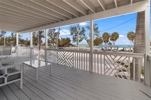House in Anna Maria, Florida 4 bedrooms, 196.21 sq.m. № 2349761 - photo 11