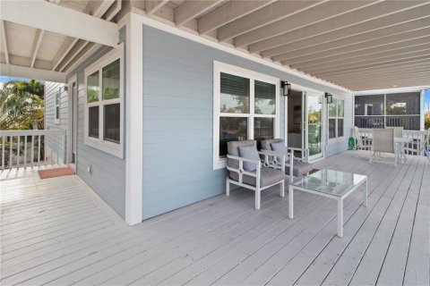 House in Anna Maria, Florida 4 bedrooms, 196.21 sq.m. № 2349761 - photo 12