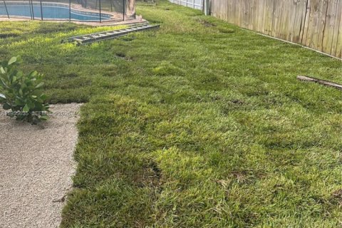 House in Miami, Florida 4 bedrooms, 176.05 sq.m. № 2009686 - photo 29