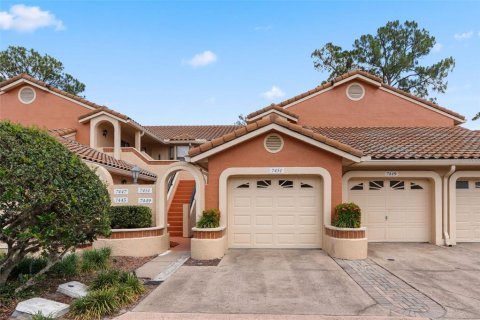 Condo in Orlando, Florida, 2 bedrooms  № 1669990 - photo 1