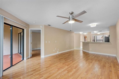 Condo in Orlando, Florida, 2 bedrooms  № 1669990 - photo 7