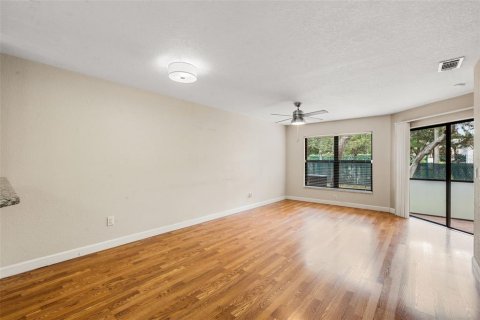 Condo in Orlando, Florida, 2 bedrooms  № 1669990 - photo 5