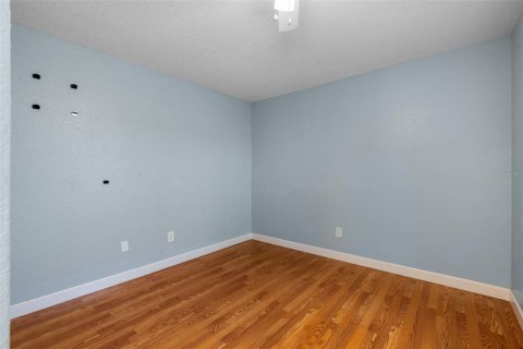 Condo in Orlando, Florida, 2 bedrooms  № 1669990 - photo 23