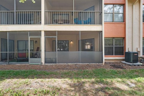 Condo in Orlando, Florida, 2 bedrooms  № 1669990 - photo 30