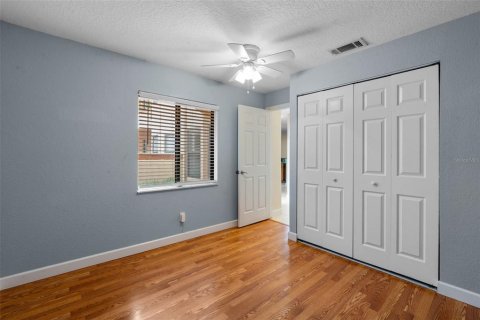 Condo in Orlando, Florida, 2 bedrooms  № 1669990 - photo 24