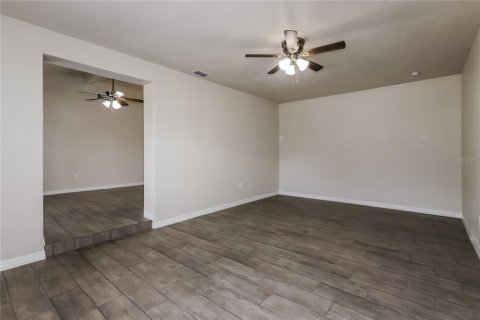 Casa en alquiler en Brandon, Florida, 3 dormitorios, 125.7 m2 № 1906851 - foto 8