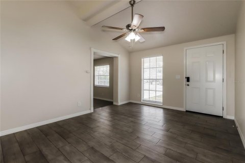 Casa en alquiler en Brandon, Florida, 3 dormitorios, 125.7 m2 № 1906851 - foto 2
