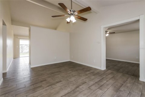 Casa en alquiler en Brandon, Florida, 3 dormitorios, 125.7 m2 № 1906851 - foto 3