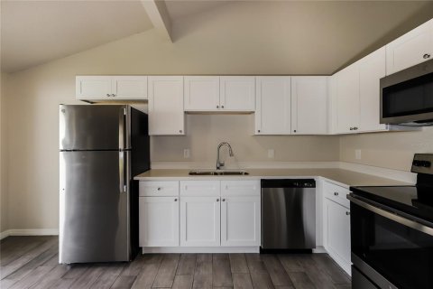 Casa en alquiler en Brandon, Florida, 3 dormitorios, 125.7 m2 № 1906851 - foto 5