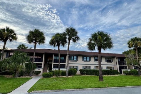 Condominio en Port Charlotte, Florida, 2 dormitorios № 2231517