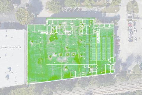 Commercial property in Opa-locka, Florida № 1958162 - photo 28