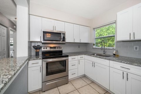 House in Clearwater, Florida 3 bedrooms, 95.5 sq.m. № 1807948 - photo 13