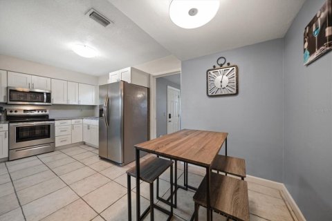 House in Clearwater, Florida 3 bedrooms, 95.5 sq.m. № 1807948 - photo 10