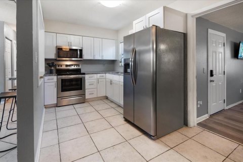 House in Clearwater, Florida 3 bedrooms, 95.5 sq.m. № 1807948 - photo 12