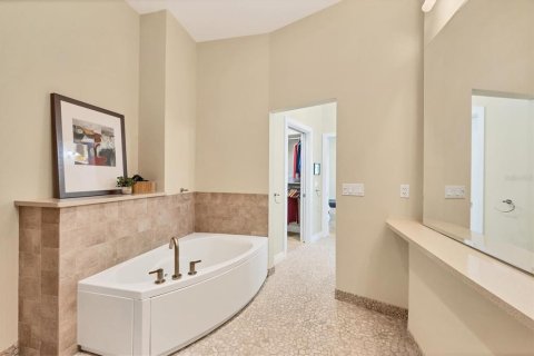 Купить кондоминиум в Сарасота, Флорида 7 комнат, 184.97м2, № 1585506 - фото 21
