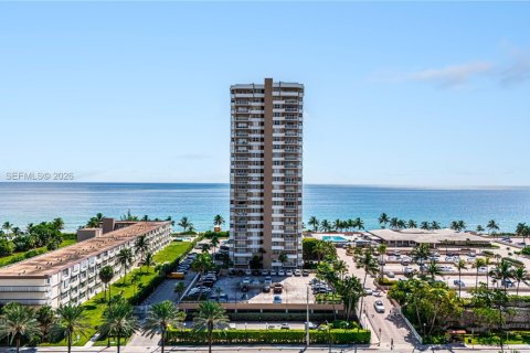 Снять в аренду кондоминиум в Халландейл-Бич, Флорида 1 спальня, 80.82м2, № 2033086 - фото 5