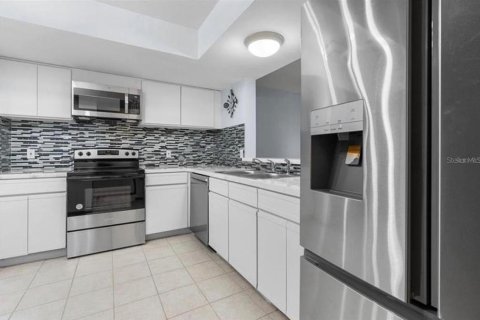 Adosado en venta en Tampa, Florida, 2 dormitorios, 135.64 m2 № 1765679 - foto 14