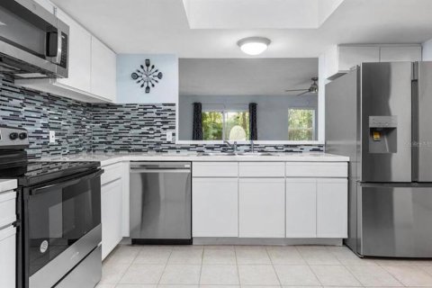 Adosado en venta en Tampa, Florida, 2 dormitorios, 135.64 m2 № 1765679 - foto 12