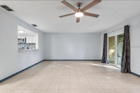Adosado en venta en Tampa, Florida, 2 dormitorios, 135.64 m2 № 1765679 - foto 11