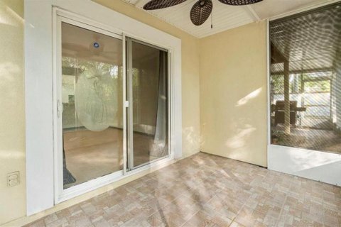 Adosado en venta en Tampa, Florida, 2 dormitorios, 135.64 m2 № 1765679 - foto 19