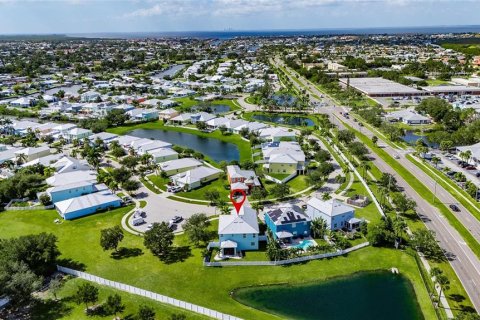 Villa ou maison à vendre à Apollo Beach, Floride: 5 chambres, 331.38 m2 № 2437232 - photo 3