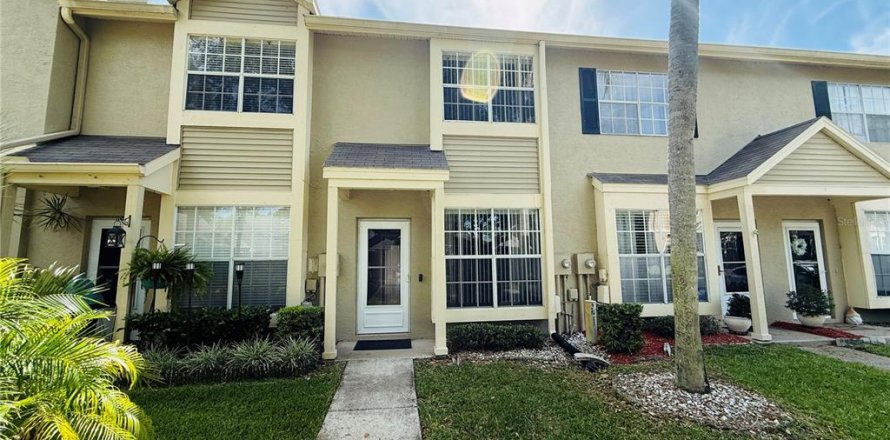 Touwnhouse à Palm Harbor, Floride 2 chambres, 130.62 m2 № 2105303