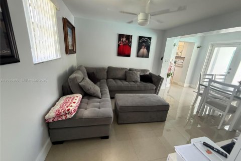 Villa ou maison à vendre à Cutler Bay, Floride: 3 chambres, 90.02 m2 № 2085466 - photo 9
