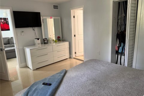 Villa ou maison à vendre à Cutler Bay, Floride: 3 chambres, 90.02 m2 № 2085466 - photo 11