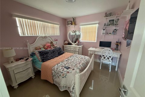 Villa ou maison à vendre à Cutler Bay, Floride: 3 chambres, 90.02 m2 № 2085466 - photo 16