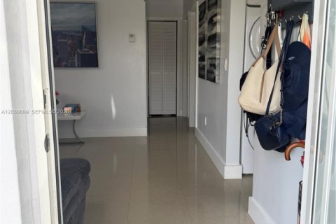 Villa ou maison à vendre à Cutler Bay, Floride: 3 chambres, 90.02 m2 № 2085466 - photo 2