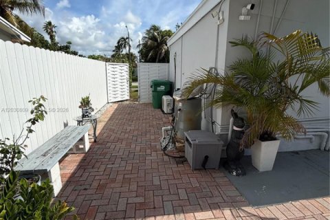 Villa ou maison à vendre à Cutler Bay, Floride: 3 chambres, 90.02 m2 № 2085466 - photo 23