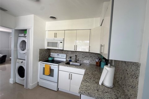 Villa ou maison à vendre à Cutler Bay, Floride: 3 chambres, 90.02 m2 № 2085466 - photo 5