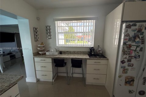 Villa ou maison à vendre à Cutler Bay, Floride: 3 chambres, 90.02 m2 № 2085466 - photo 6