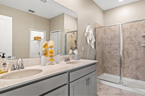 House in Davenport, Florida 4 bedrooms, 177.54 sq.m. № 1918934 - photo 8