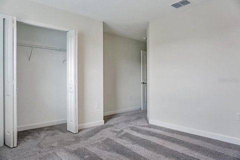 Casa en alquiler en Haines City, Florida, 4 dormitorios, 175.12 m2 № 1901331 - foto 4