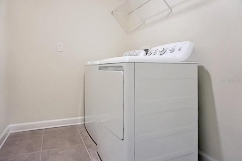 Casa en alquiler en Haines City, Florida, 4 dormitorios, 175.12 m2 № 1901331 - foto 16