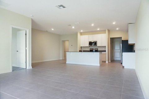 Casa en alquiler en Haines City, Florida, 4 dormitorios, 175.12 m2 № 1901331 - foto 11