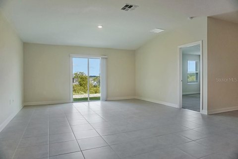 Casa en alquiler en Haines City, Florida, 4 dormitorios, 175.12 m2 № 1901331 - foto 12